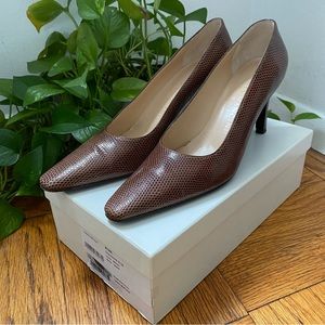 Vintage René Mancini chocolate brown lizard pumps